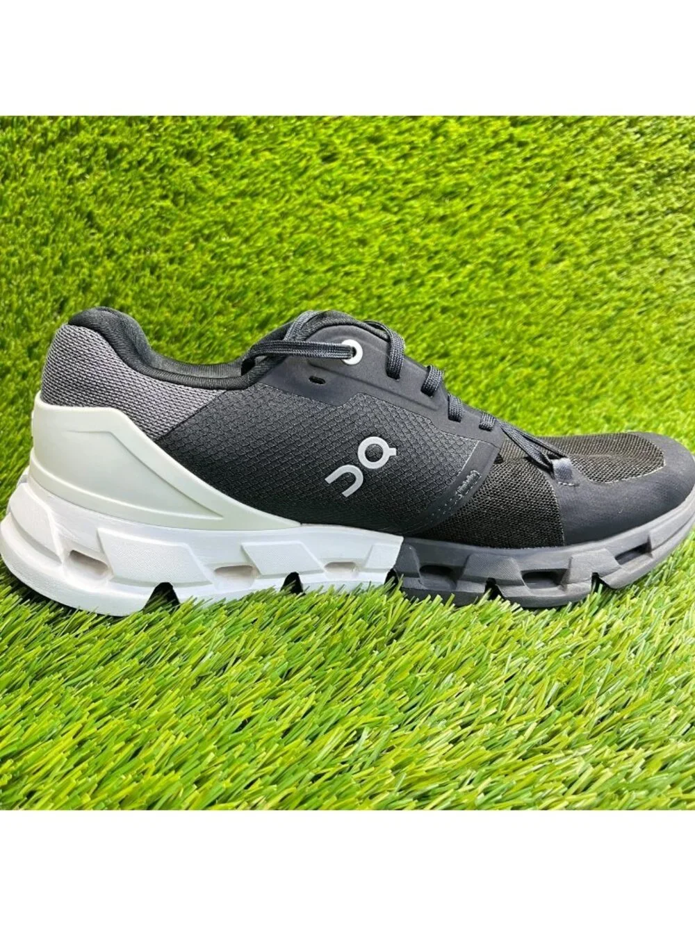 On Cloudflyer 4 Womens Size 10 Black White Athletic Running Shoes Sneakers